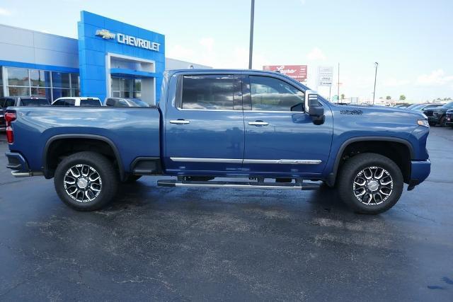 Photo of 2024 Lakeshore Blue Metallic Chevrolet Silverado 2500