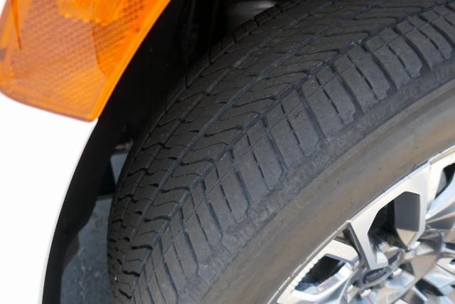 Photo of 2023 White Frost Tri-Coat GMC Yukon