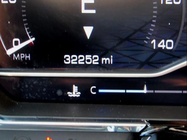 Photo of 2024 Summit White GMC Sierra 1500