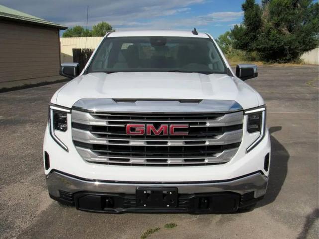 Photo of 2024 Summit White GMC Sierra 1500