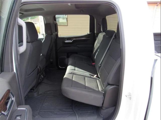 Photo of 2024 Summit White GMC Sierra 1500