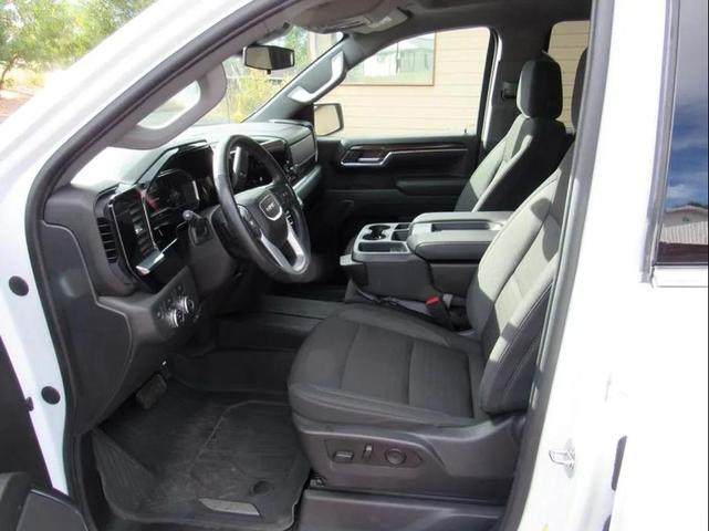 Photo of 2024 Summit White GMC Sierra 1500