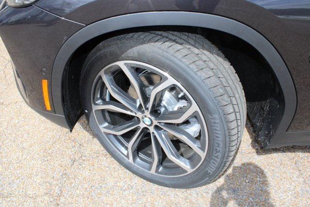 Photo of 2025 Dark Graphite BMW X4