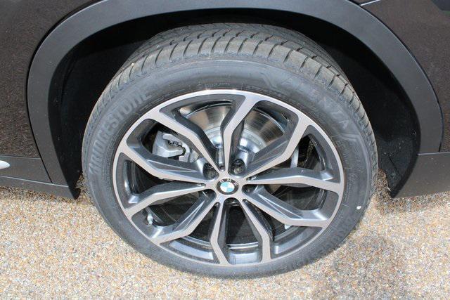 Photo of 2025 Dark Graphite BMW X4
