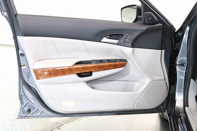 Photo of 2011 Polished Metal Metallic Honda Accord