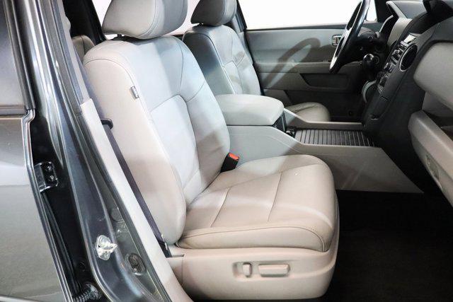 Photo of 2012 Polished Metal Metallic Honda Pilot