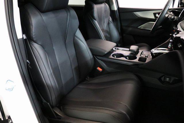 Photo of 2024 Platinum White Pearl Acura MDX