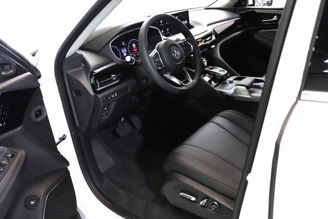 Photo of 2024 Platinum White Pearl Acura MDX