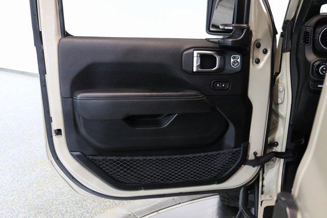 Photo of 2020 Gobi Clearcoat Jeep Gladiator