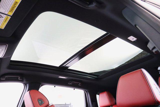 Photo of 2023 Platinum White Pearl Acura MDX