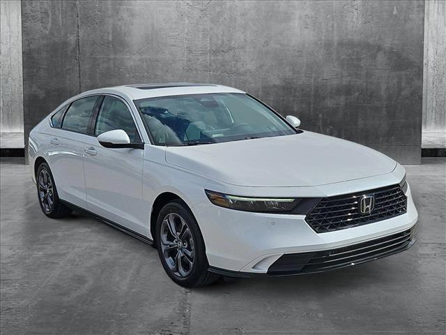 Photo of 2025 Platinum White Pearl Honda Accord Hybrid