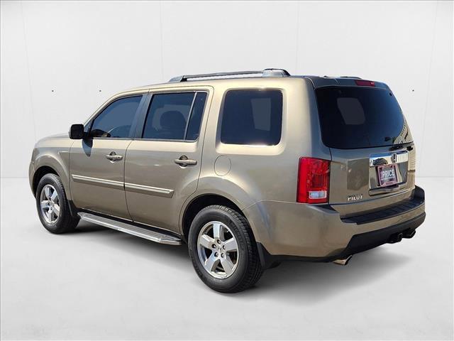 Photo of 2011 Mocha Metallic Honda Pilot