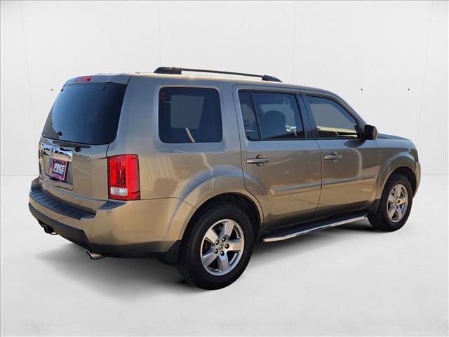 Photo of 2011 Mocha Metallic Honda Pilot