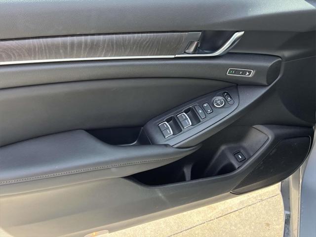 Photo of 2020 Lunar Silver Metallic Honda Accord