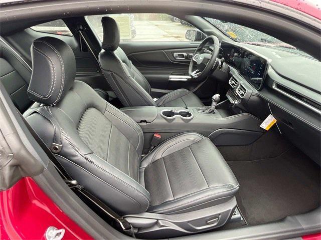 Photo of 2025 Molten Magenta Metallic Tri-coat Ford Mustang