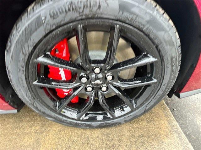 Photo of 2025 Molten Magenta Metallic Tri-coat Ford Mustang
