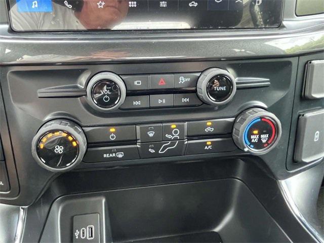 Photo of 2025 Oxford White Ford F-150