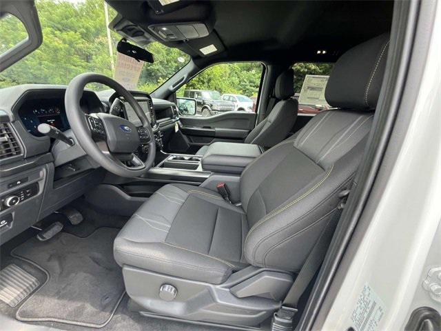 Photo of 2025 Oxford White Ford F-150