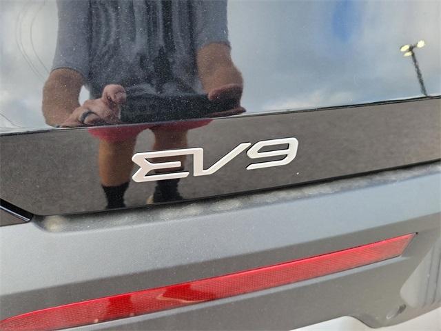 Photo of 2026 Ebony Black Kia EV9