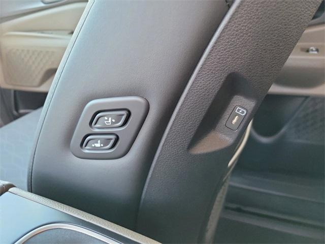 Photo of 2026 Deep Chroma Blue Kia Carnival Hybrid