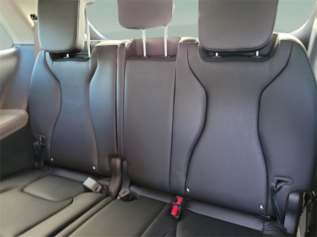 Photo of 2026 Deep Chroma Blue Kia Carnival Hybrid