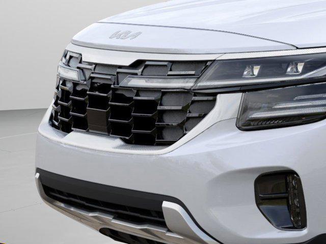 Photo of 2026 Snow White Pearl Kia Seltos