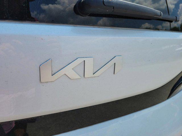 Photo of 2023 Snow White Pearl Kia Soul