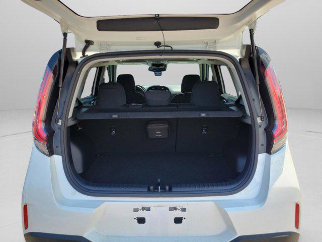 Photo of 2023 Snow White Pearl Kia Soul