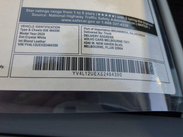 Photo of 2025 Crystal White Pearl Volvo XC40