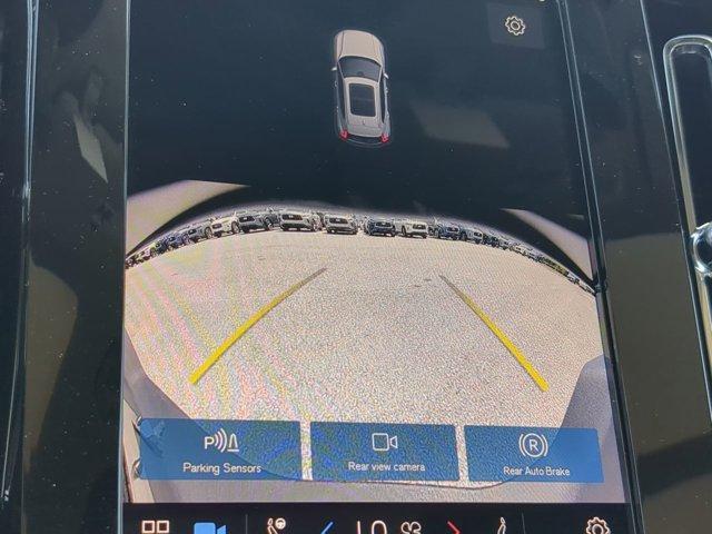 Photo of 2025 Metallic Volvo XC40
