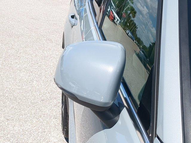 Photo of 2025 Metallic Volvo XC40