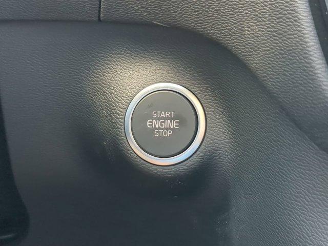 Photo of 2025 Metallic Volvo XC40