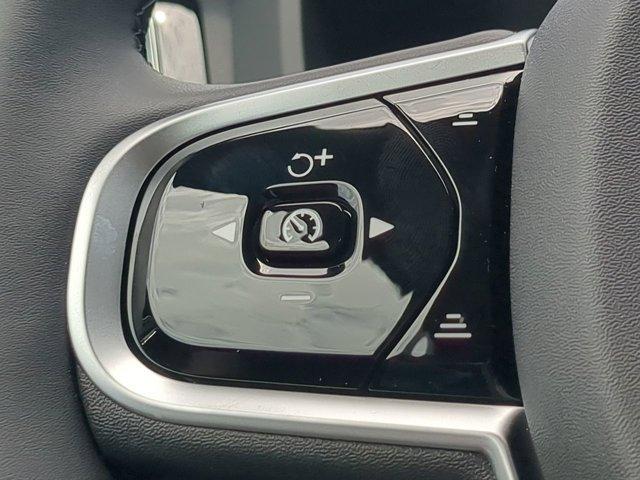 Photo of 2026 Crystal White Metallic Volvo XC60