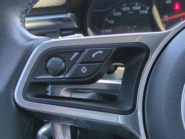 Photo of 2020 Sapphire Blue Metallic Porsche Macan