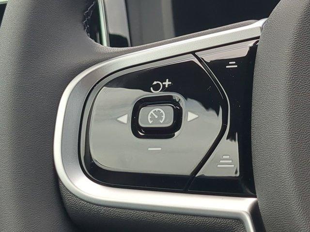 Photo of 2026 Onyx Black Metallic Volvo XC60