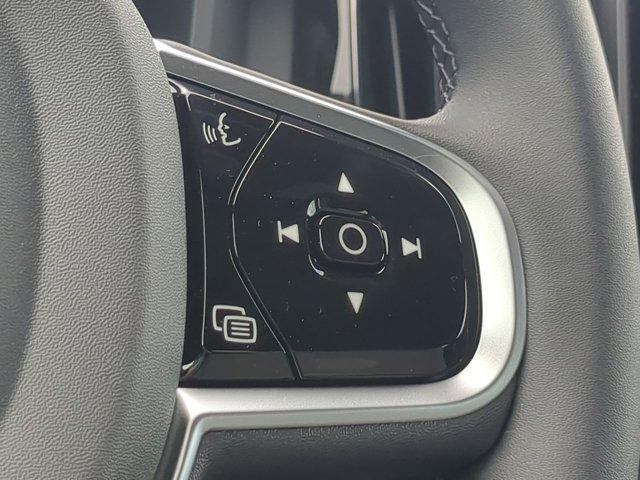 Photo of 2026 Onyx Black Metallic Volvo XC60