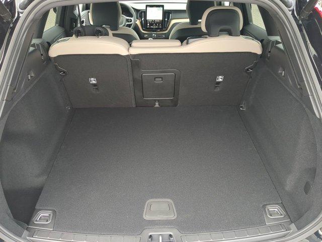 Photo of 2026 Onyx Black Metallic Volvo XC60