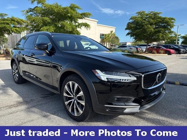 2022 Volvo V90 Cross Country