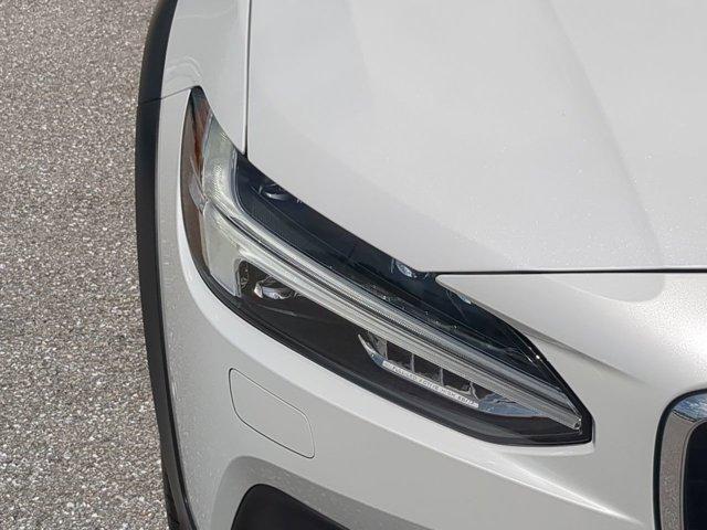 Photo of 2026 Crystal White Metallic Volvo V90 Cross Country