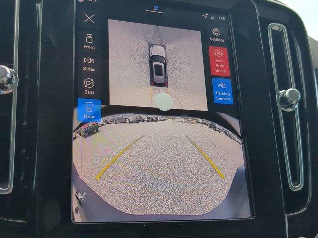 Photo of 2026 Denim Blue Volvo XC40