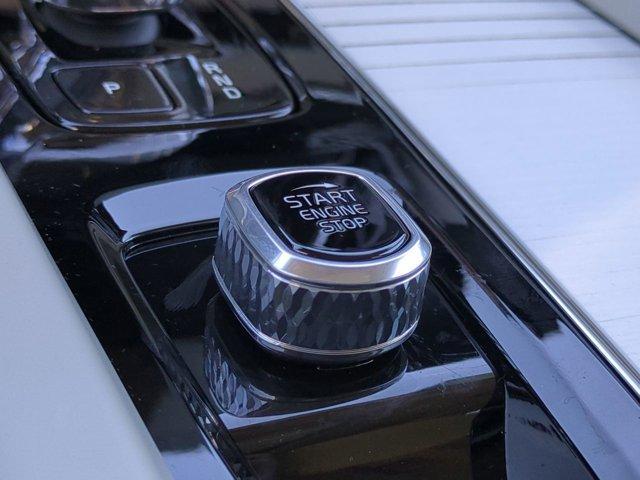Photo of 2026 Metallic Volvo XC60