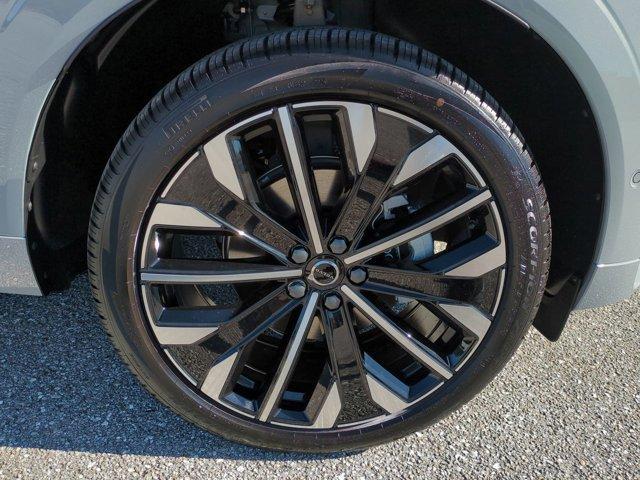 Photo of 2026 Metallic Volvo XC60