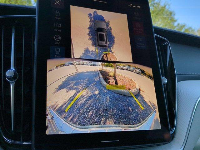 Photo of 2026 Metallic Volvo XC60