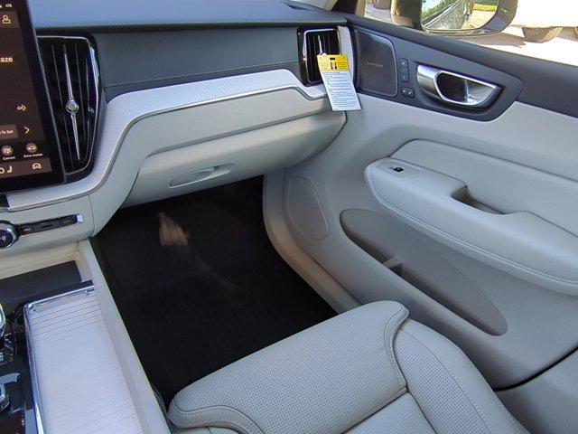 Photo of 2026 Metallic Volvo XC60
