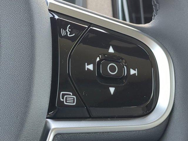 Photo of 2025 Crystal White Metallic Volvo XC90 Plug-In Hybrid