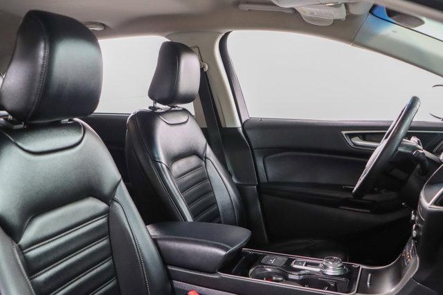 Photo of 2020 Iconic Silver Metallic Ford Edge