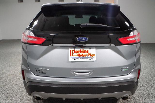 Photo of 2020 Iconic Silver Metallic Ford Edge