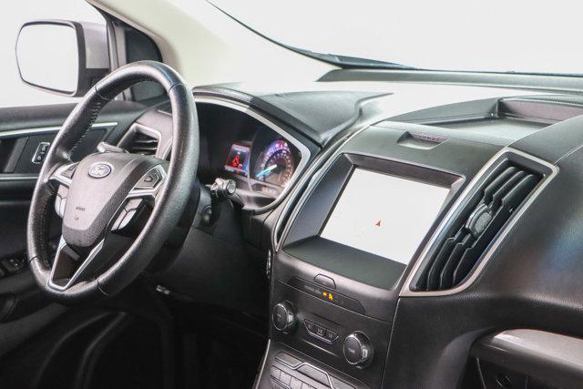 Photo of 2020 Iconic Silver Metallic Ford Edge