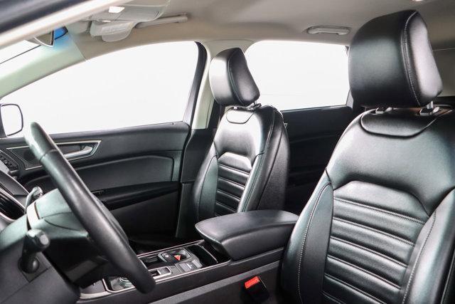 Photo of 2020 Iconic Silver Metallic Ford Edge