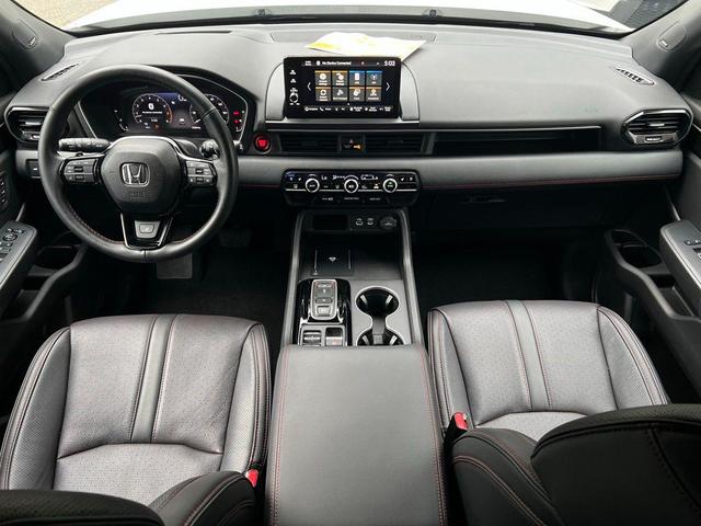 Photo of 2025 Platinum White Pearl Honda Pilot